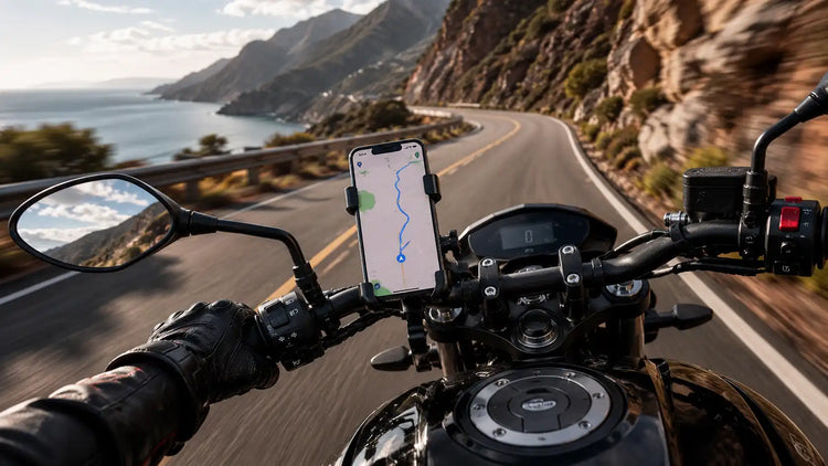 Porta celular metálico instalado en motocicleta para navegación GPS