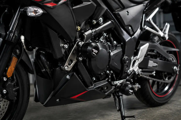 Sliders y accesorios de protección para moto instalados en motocicleta